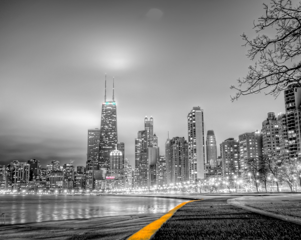 Черно-белый город