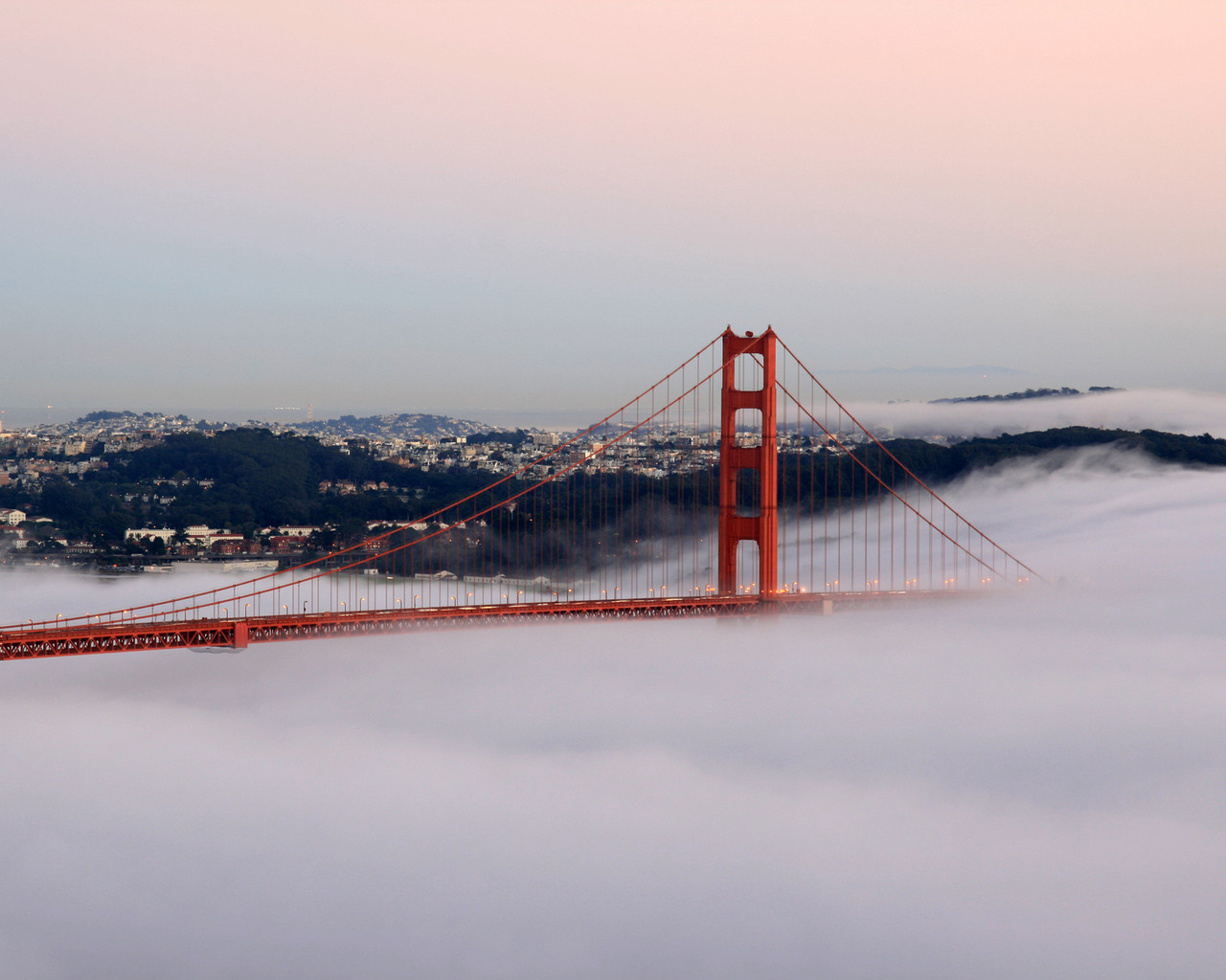 Калифорнийский мост в тумане