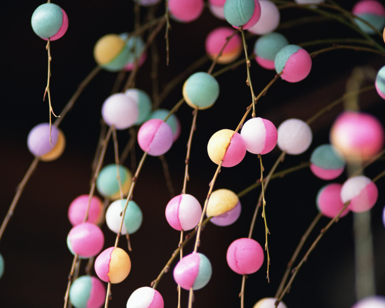 Бусинки на ветках