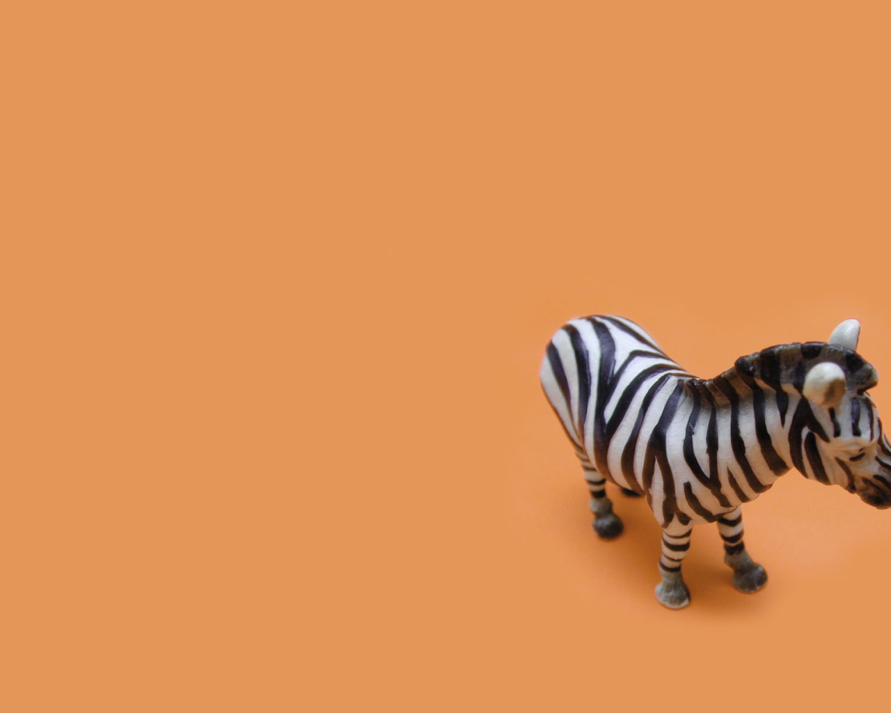 Игрушечная зебра