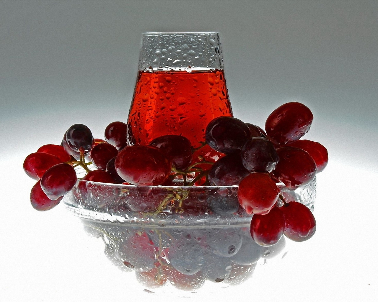 Красный виноград