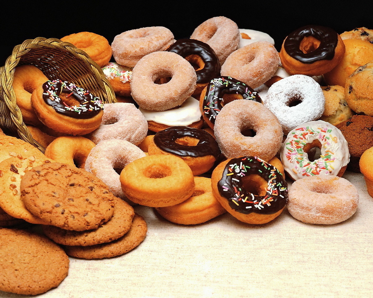 Пончики и кексы