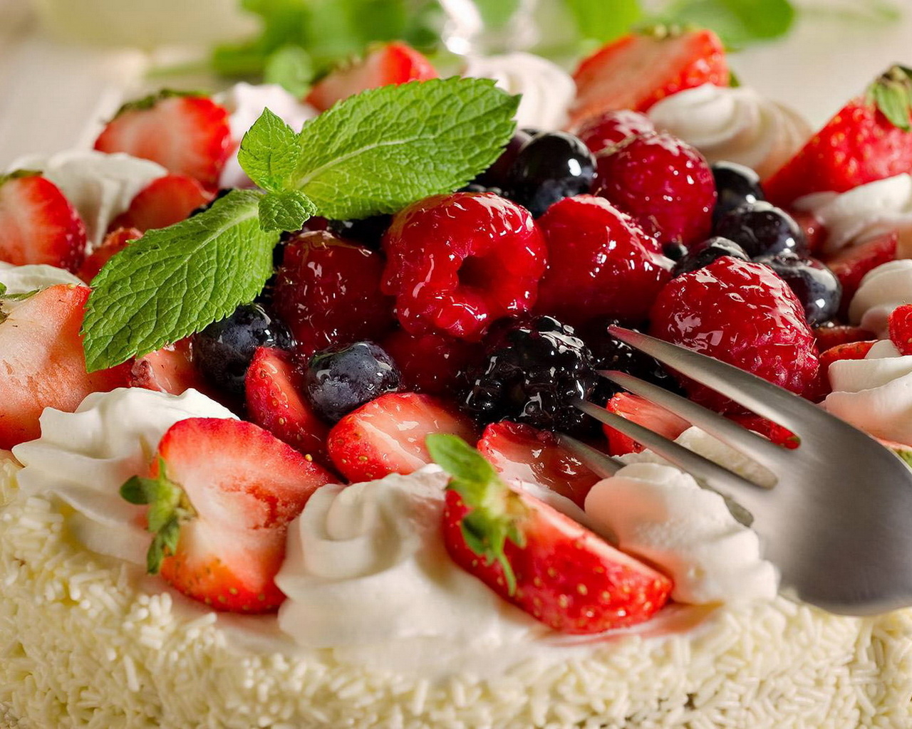 Торт с ягодами