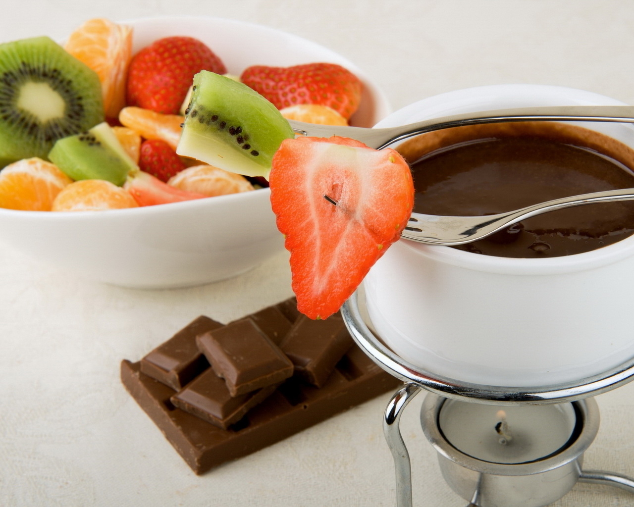 Горячий шоколад с фруктами
