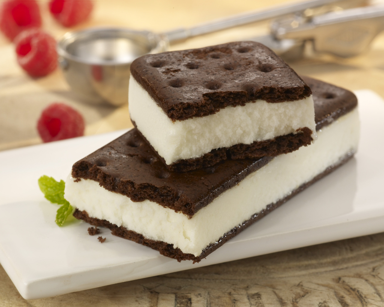 Мороженое с печеньем