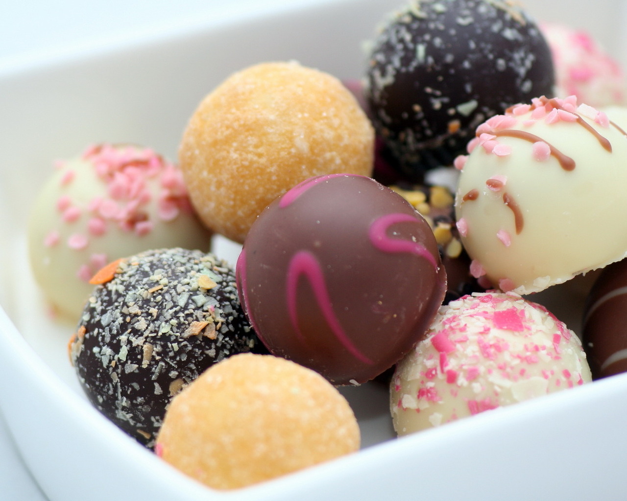 Разноцветные конфеты