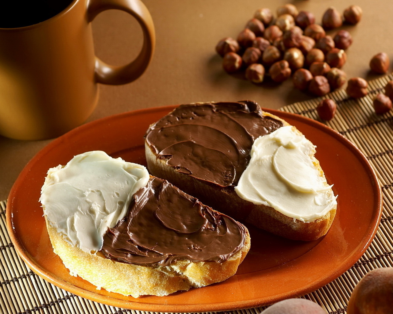 Бутерброды с шоколадным маслом