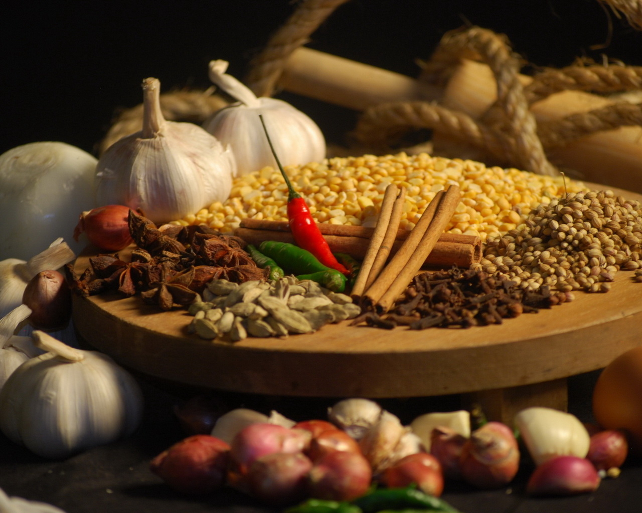 Пряности и чеснок