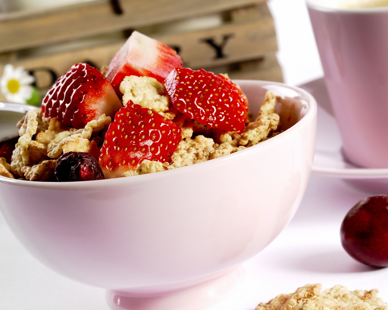 Клубника с хлопьями