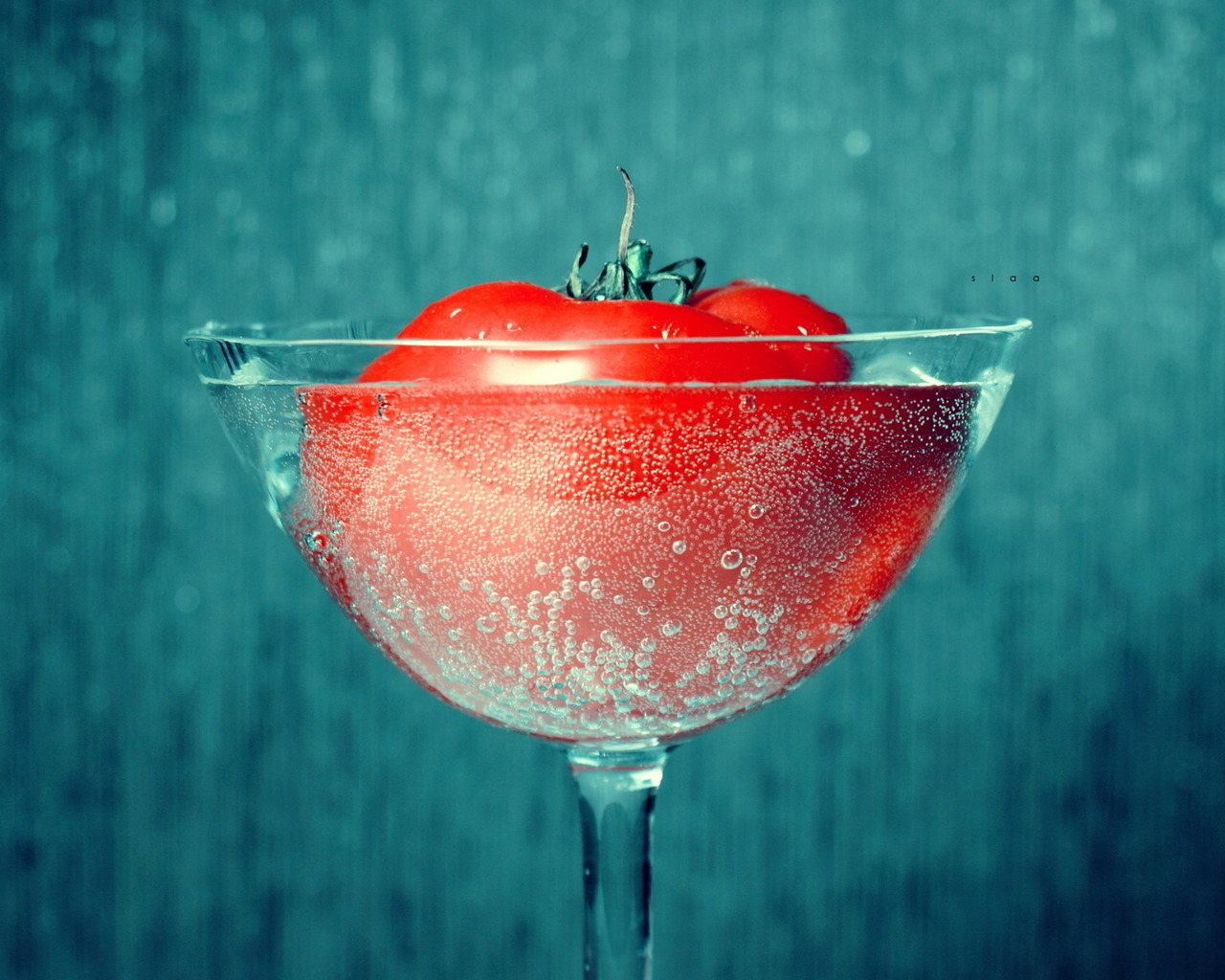 Томат в бокале