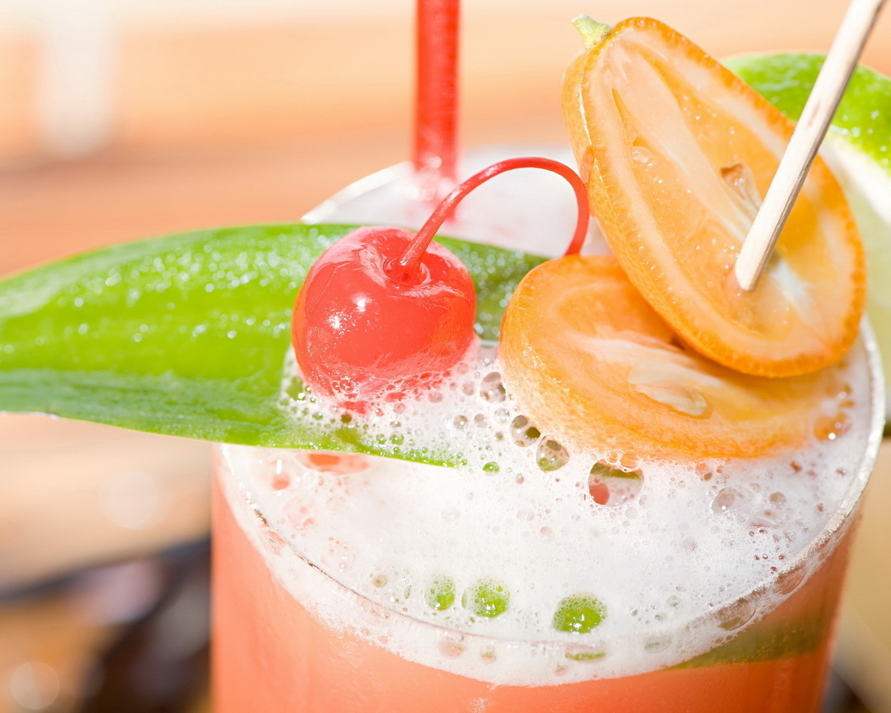 Фруктово-ягодный коктейль