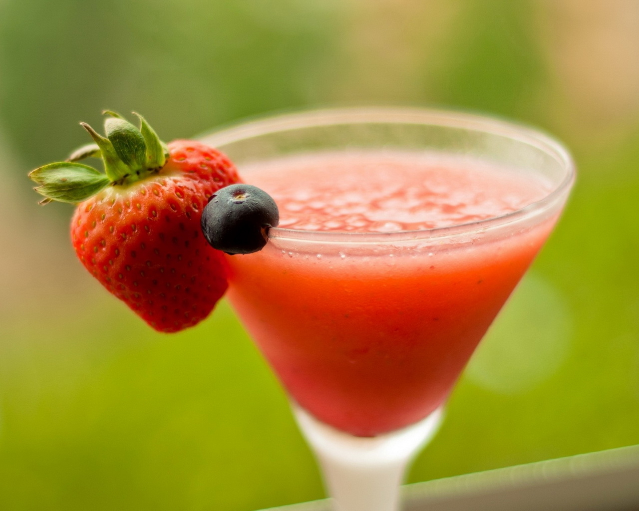 Клубничный коктейль