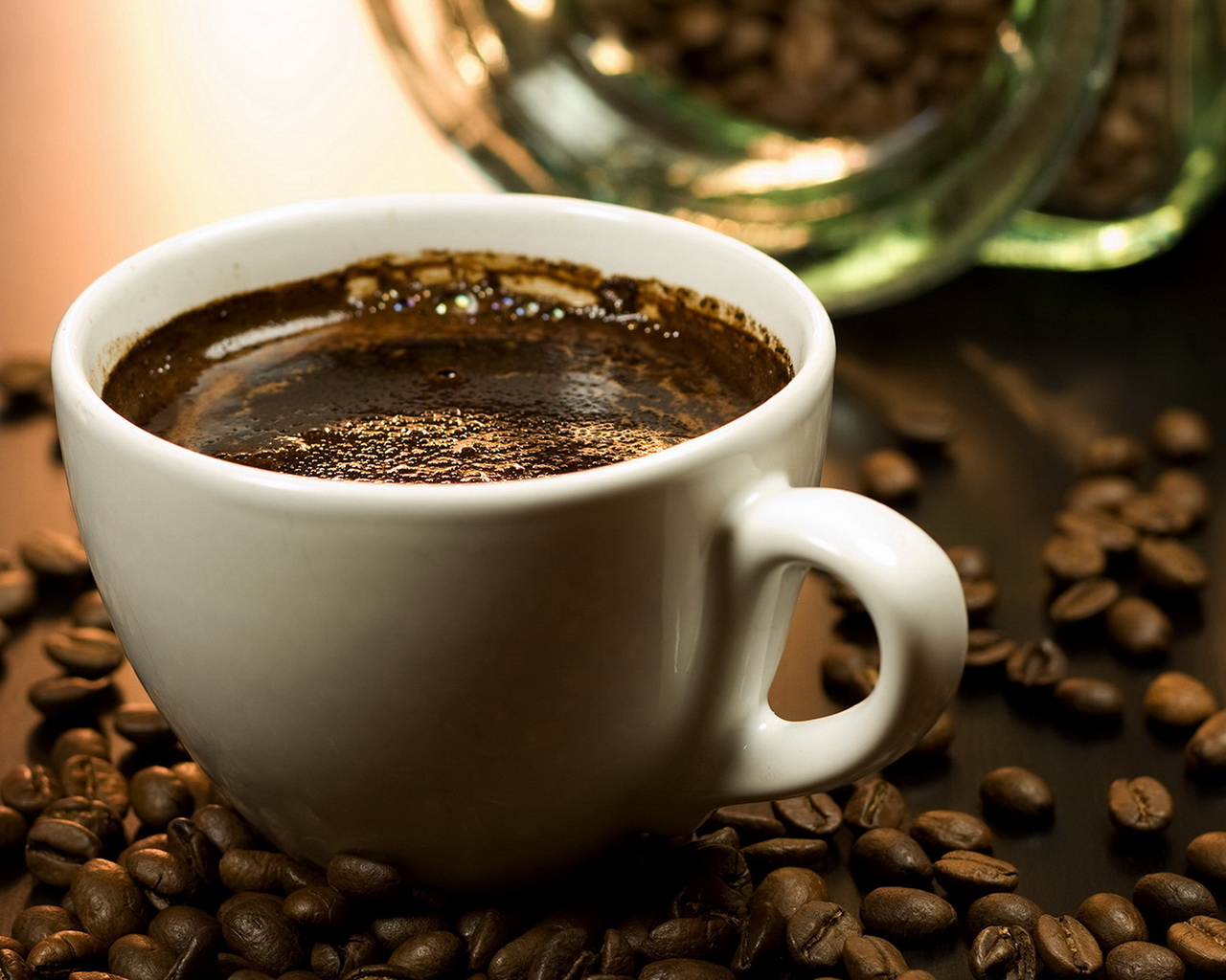 Чашка свежего кофе