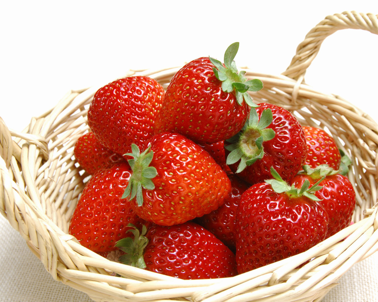 Корзиночка с клубникой