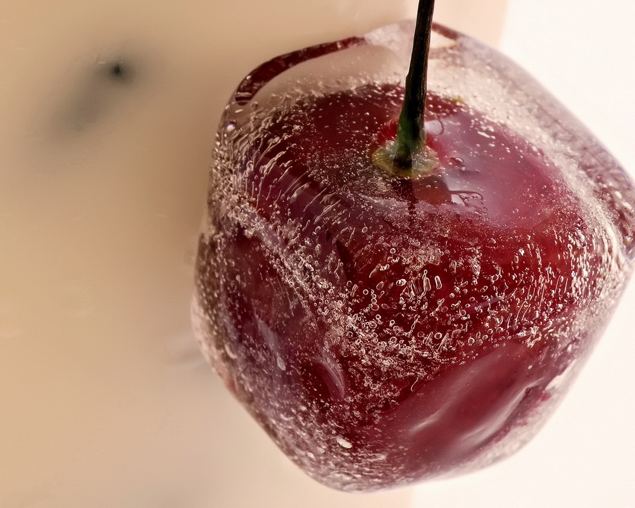 Замороженная вишенка