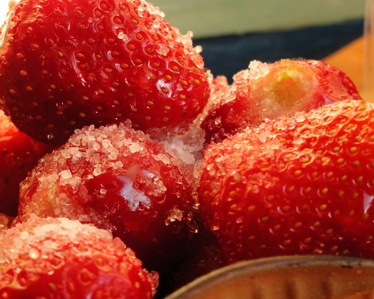 Клубника и лед