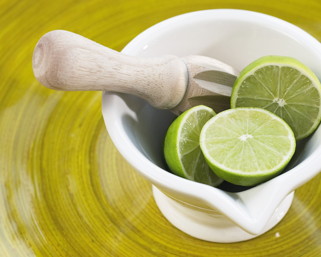 Лайм в ступке