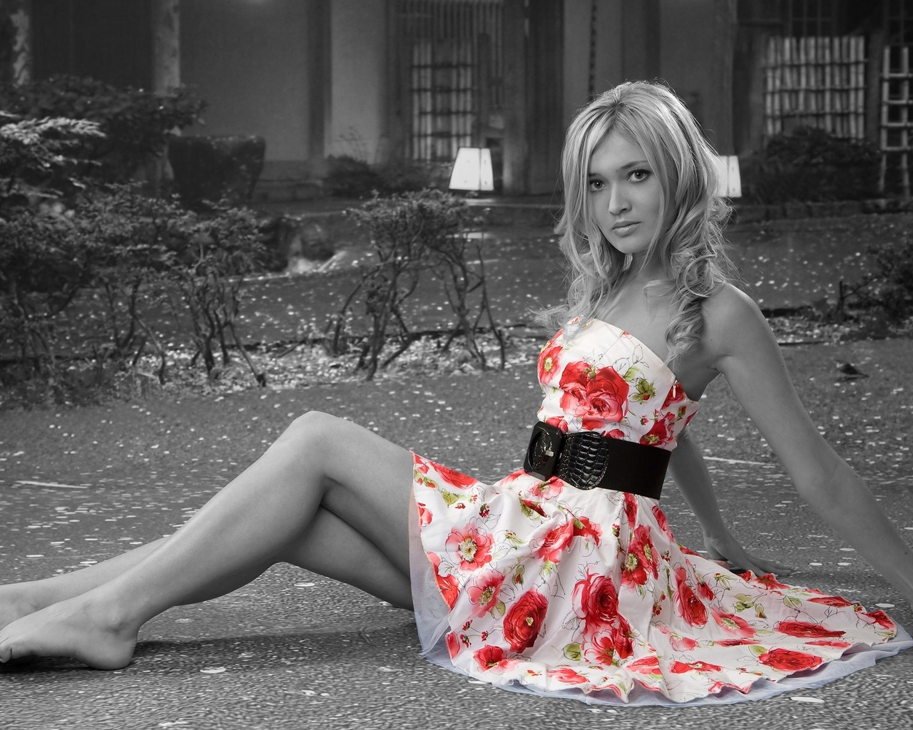 Только красное платье