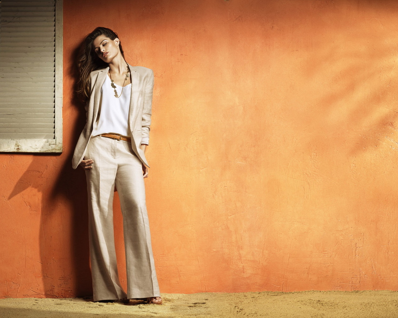 Длинноногая модель