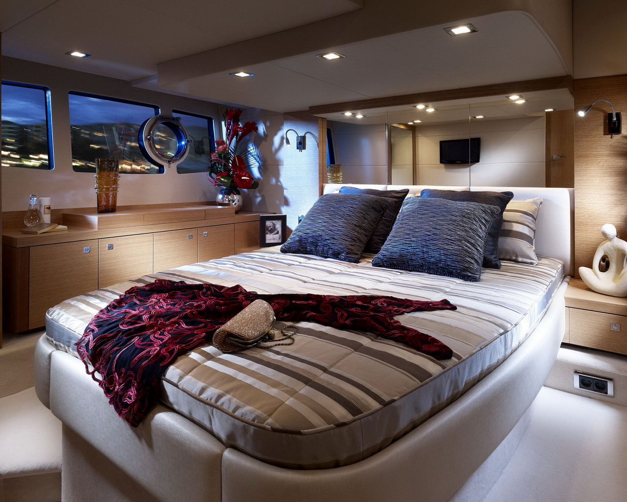 Каюта на яхте