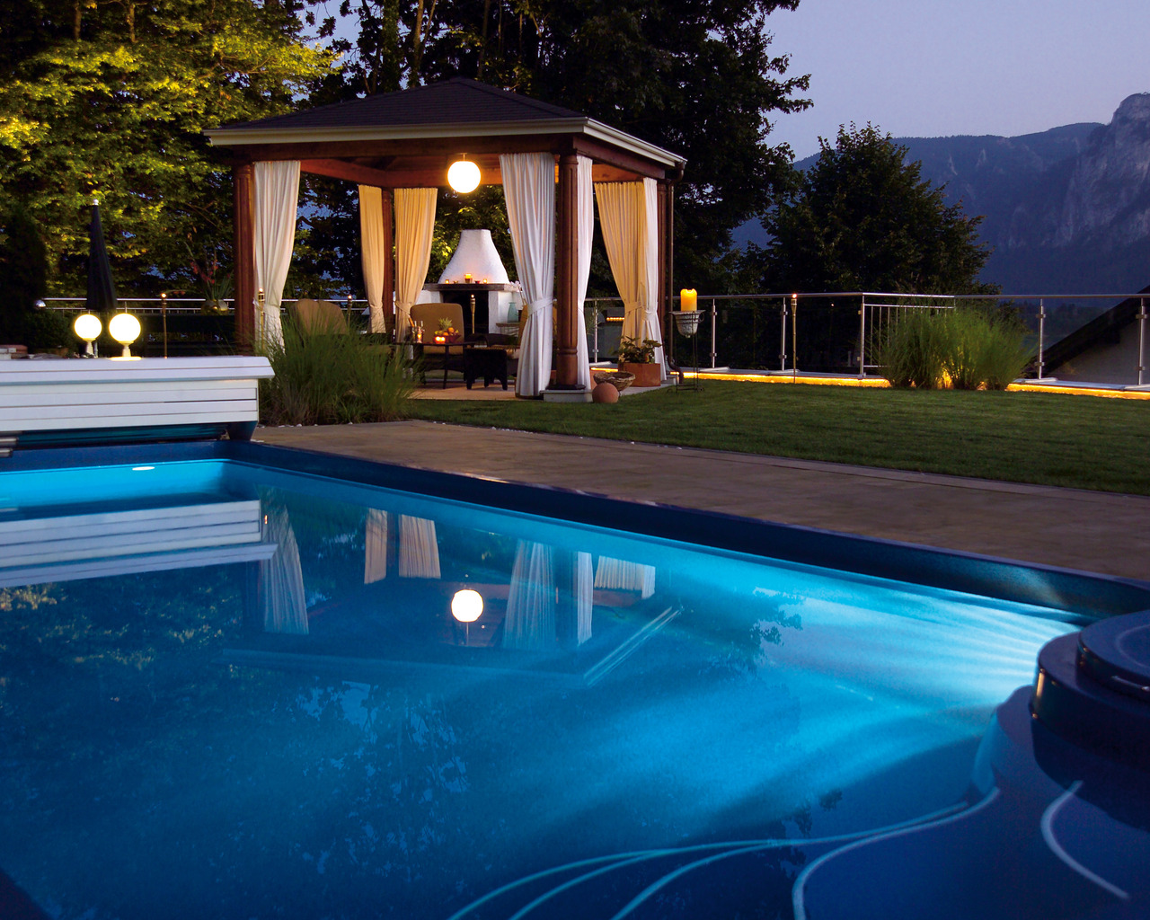 Бассейн в горах