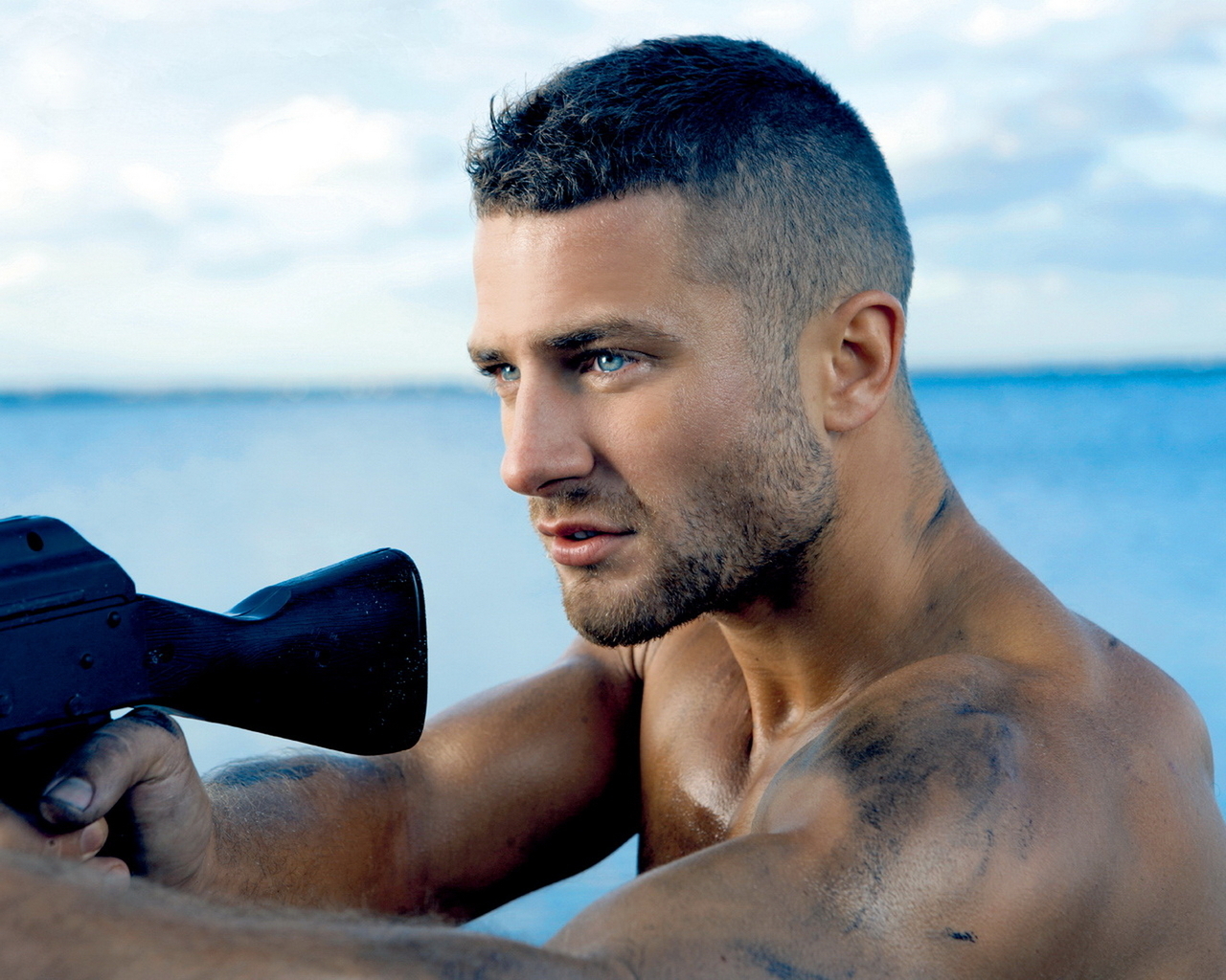 Мужчина с ружьем