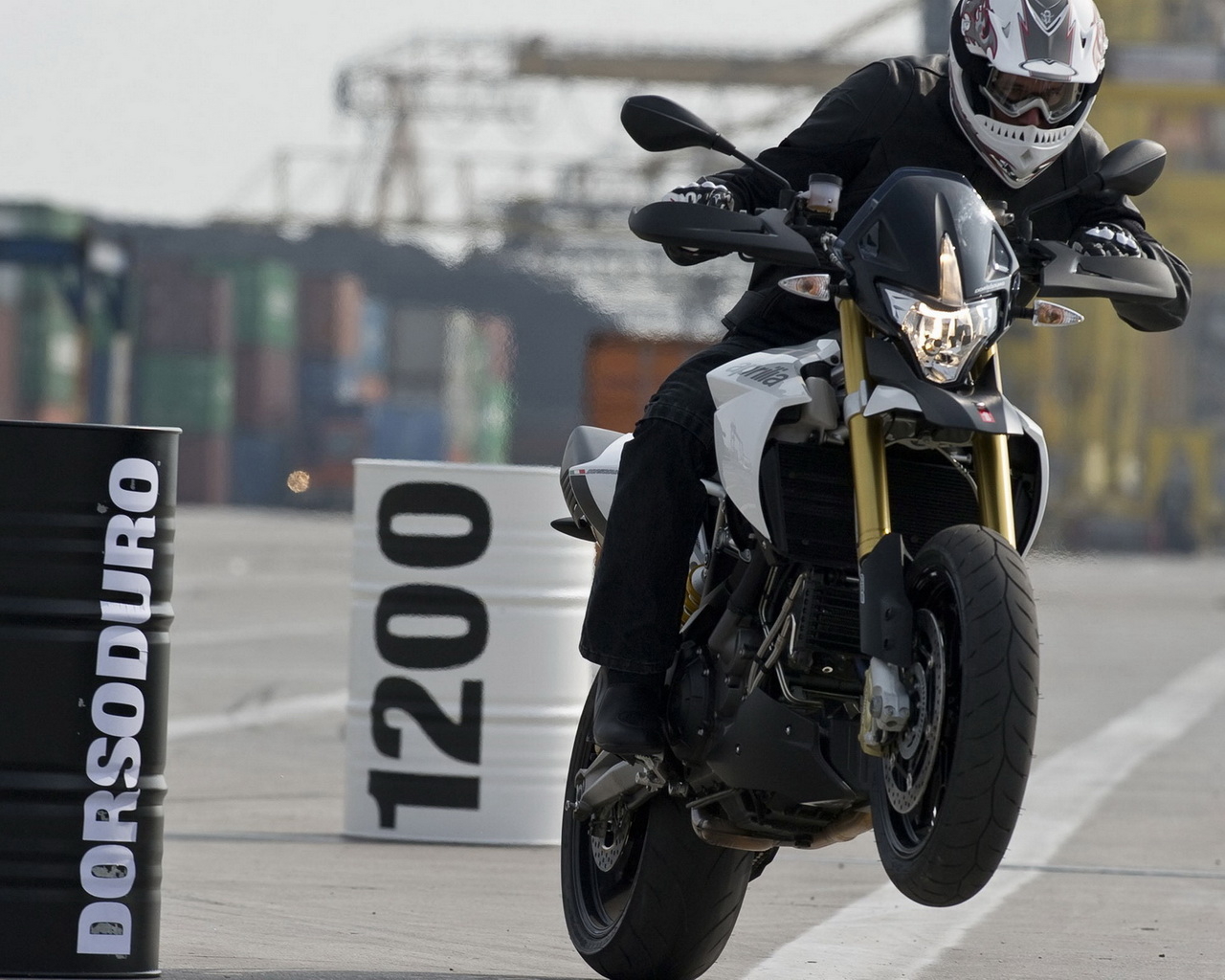 Aprilia Dorsoduro 1200