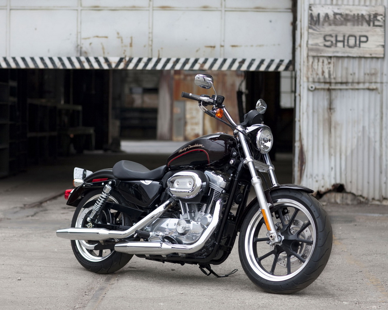 Harley Davidson XL883 SuperLow