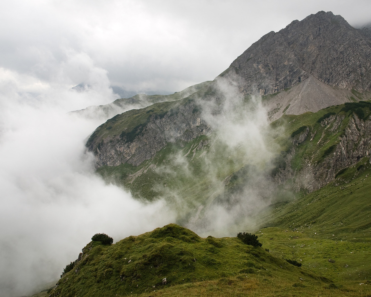Альпы в облаках