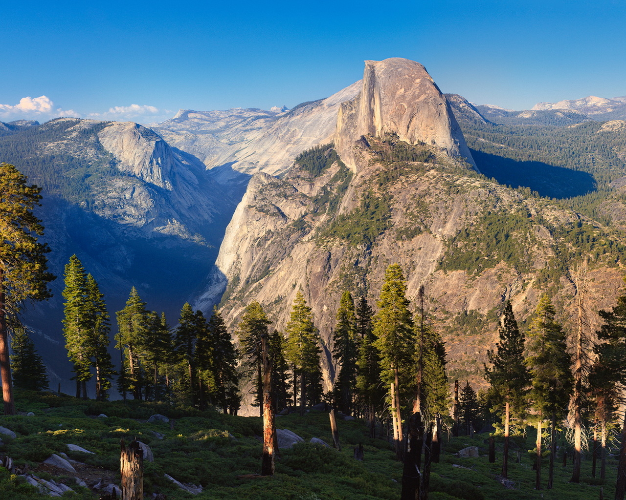 У подножия горы