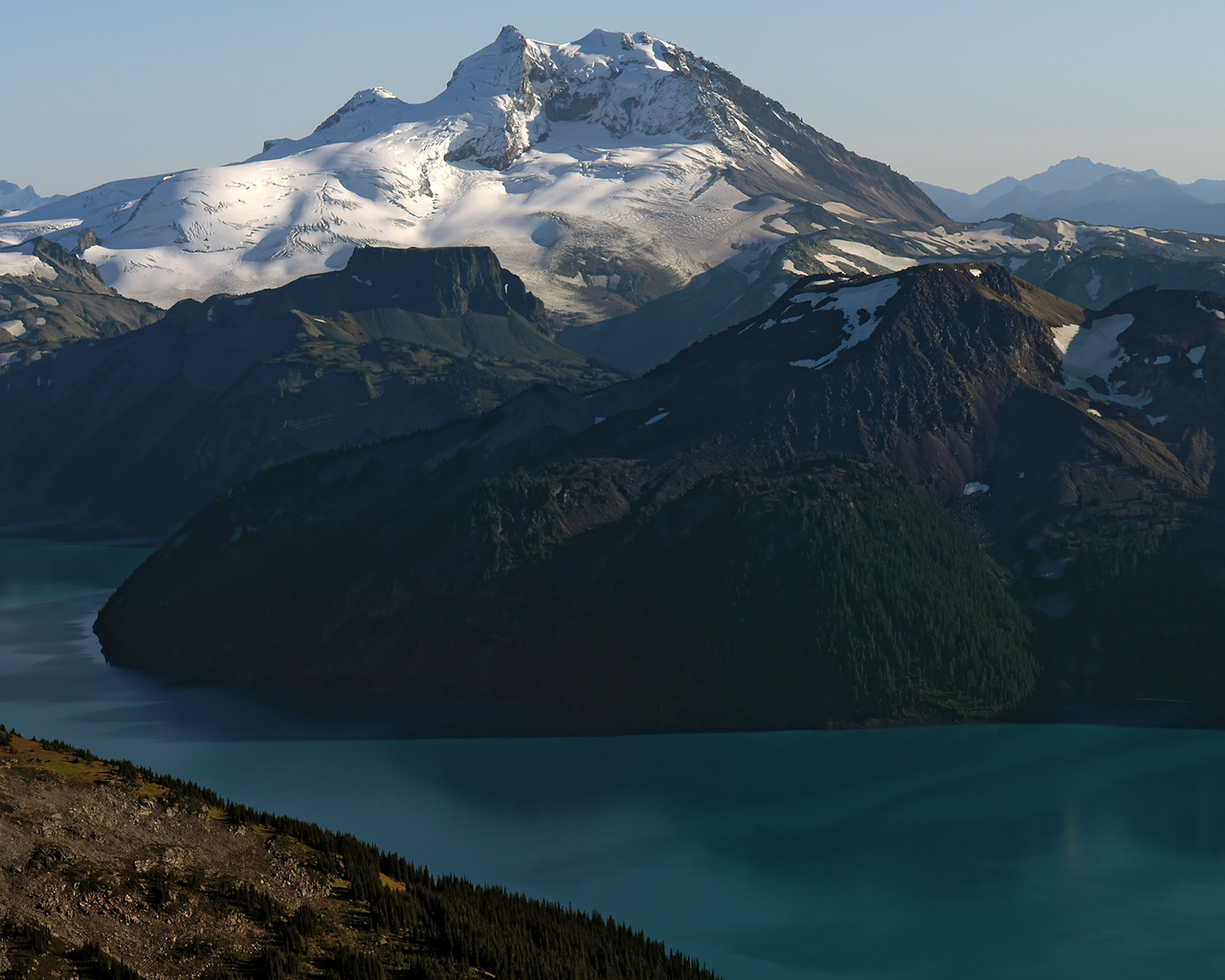 Озеро в горах