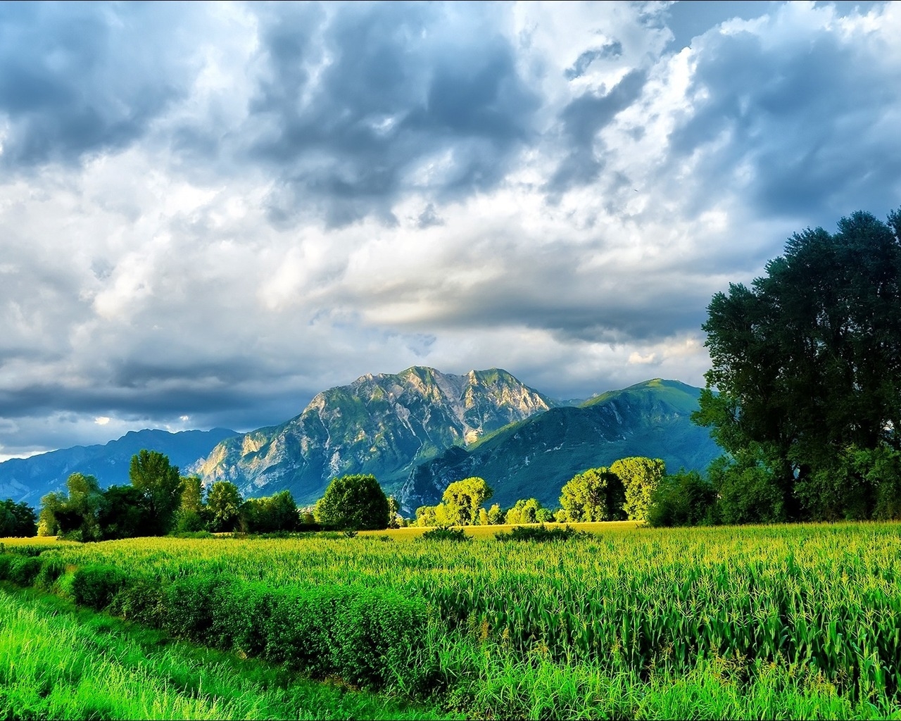 Горы и небо