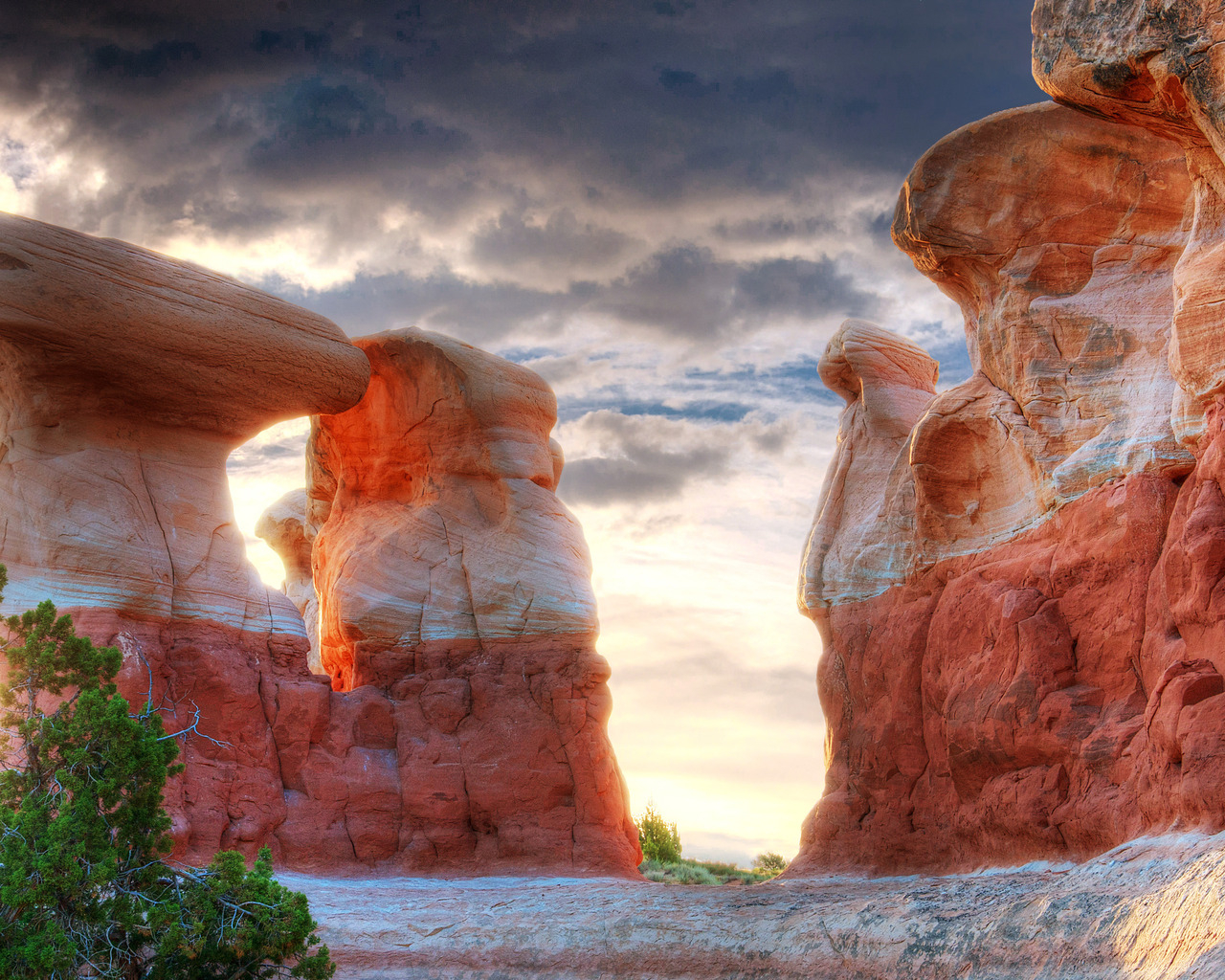 Каменные утесы