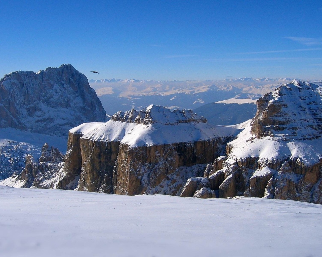 Снежные горы