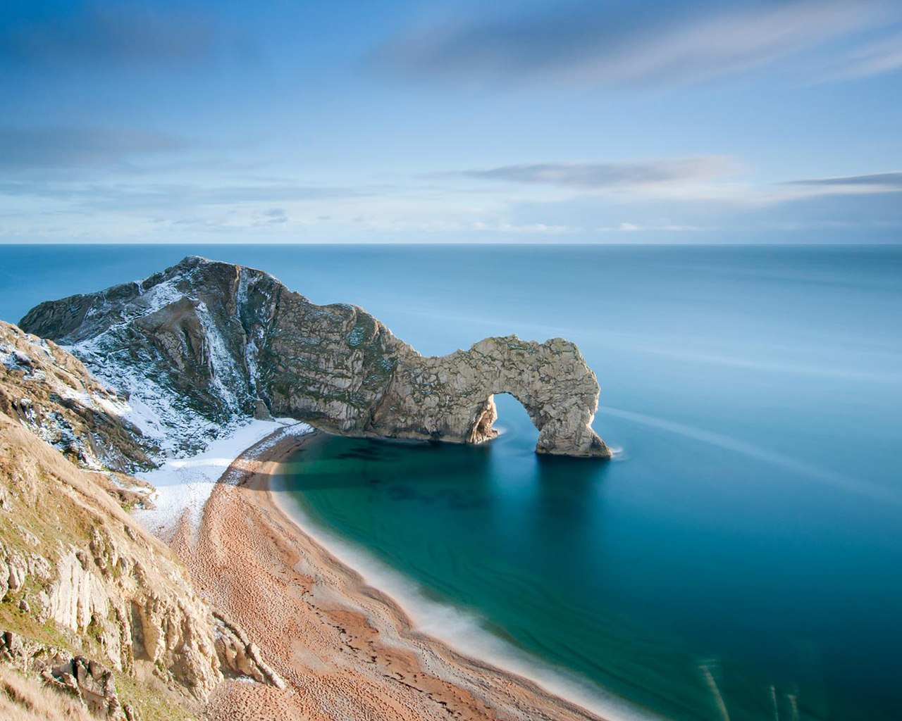 Прибрежные скалы