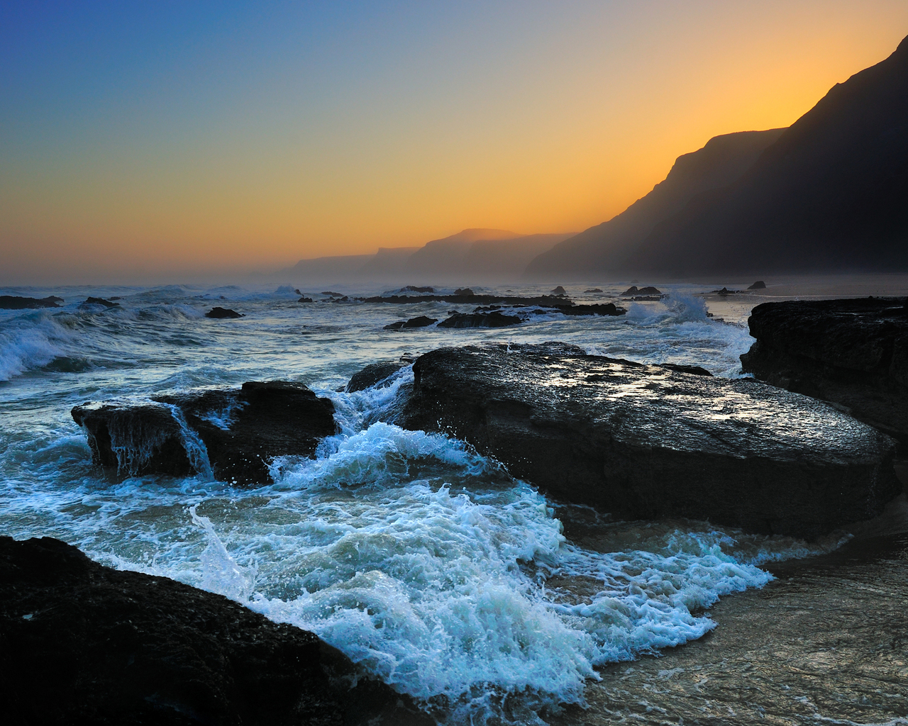 Побережье на закате