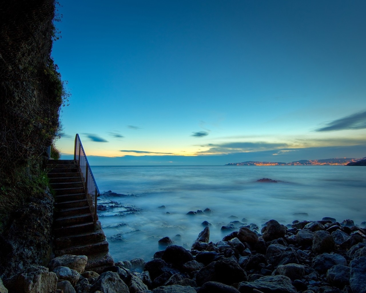 Побережье на закате