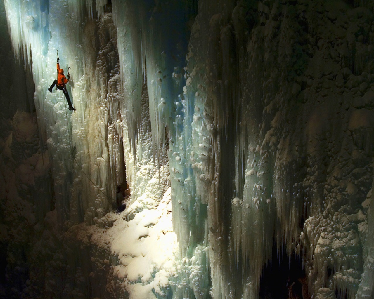 Ледяная пещера