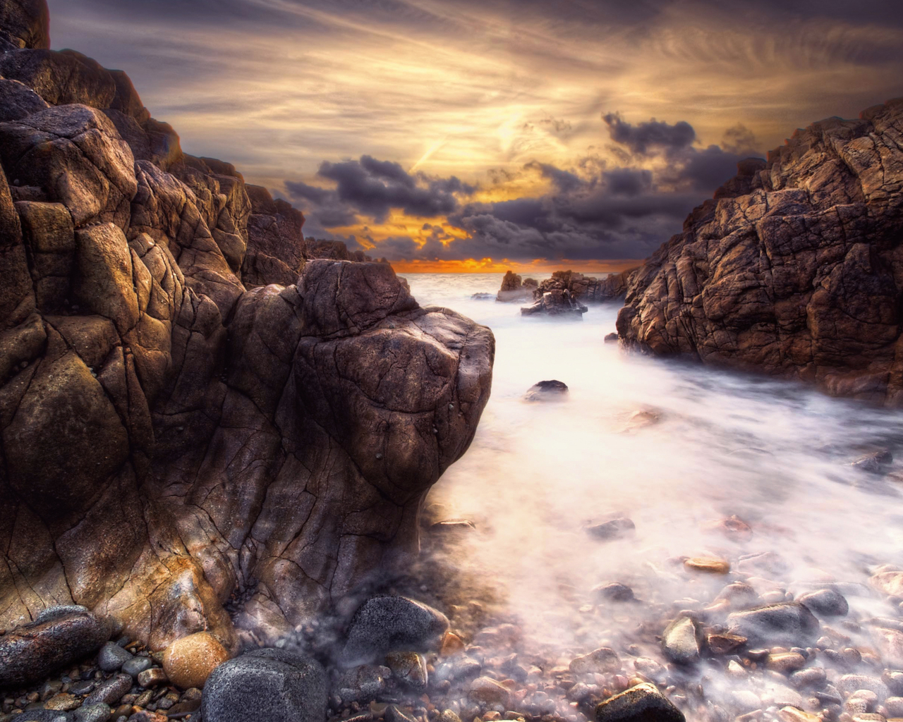 Каменный берег