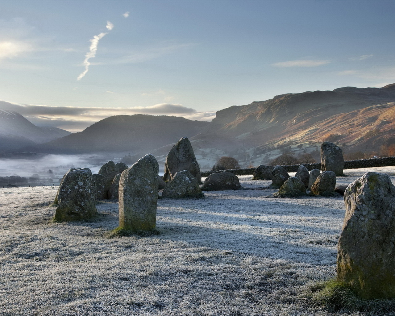 Камни на склоне