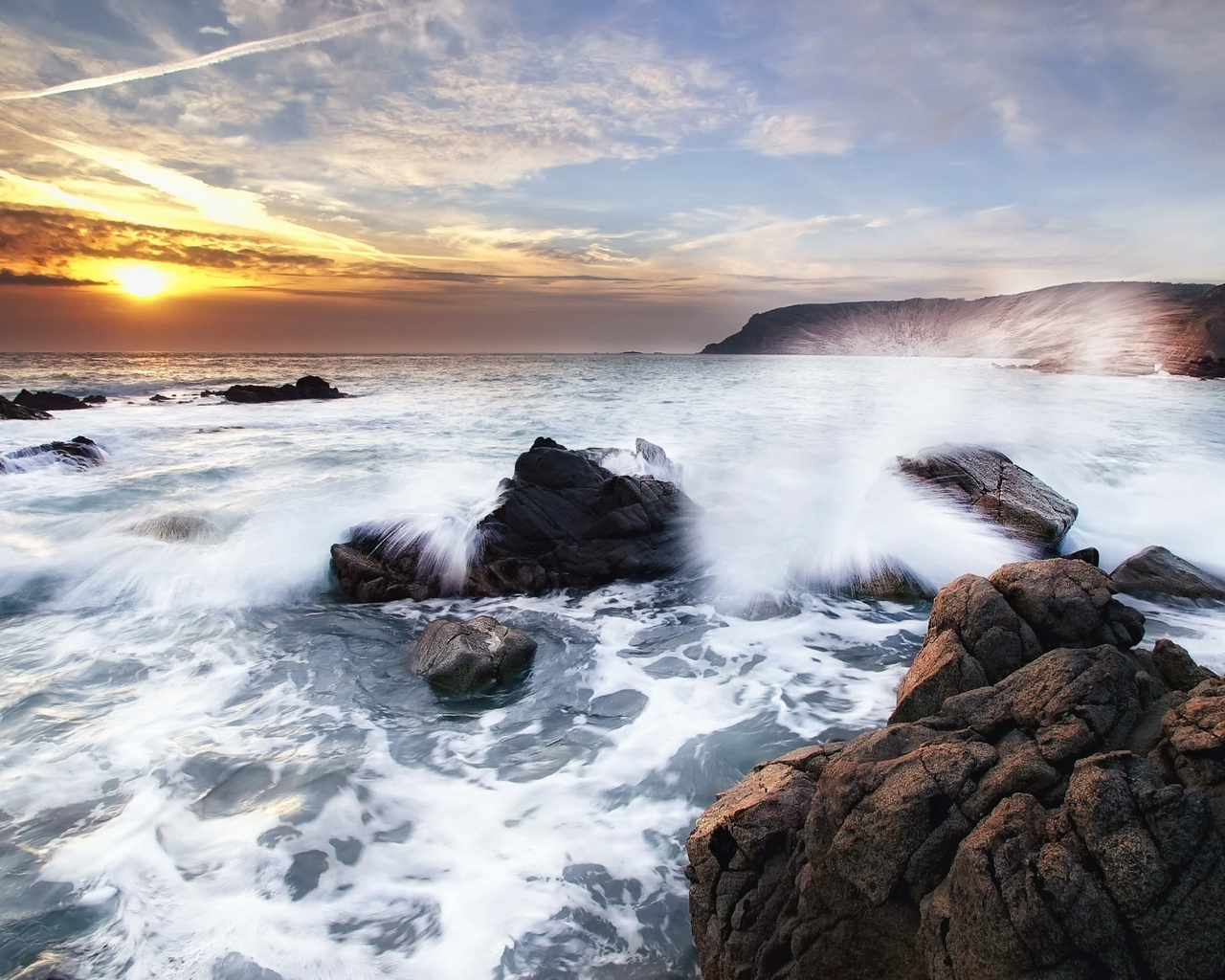 Волна у берега