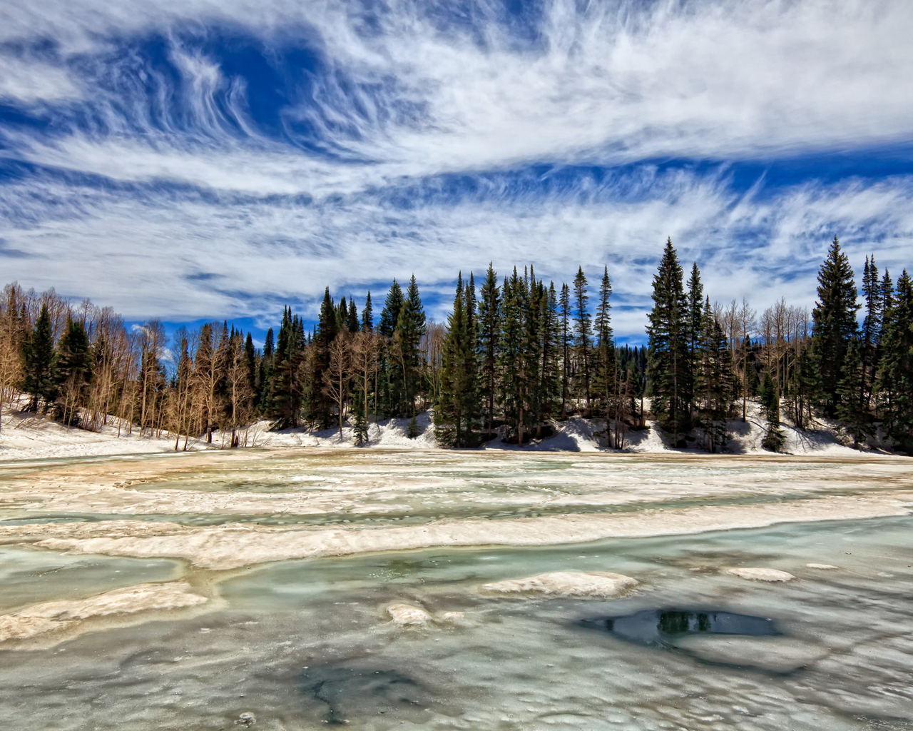 Замерзшее озеро