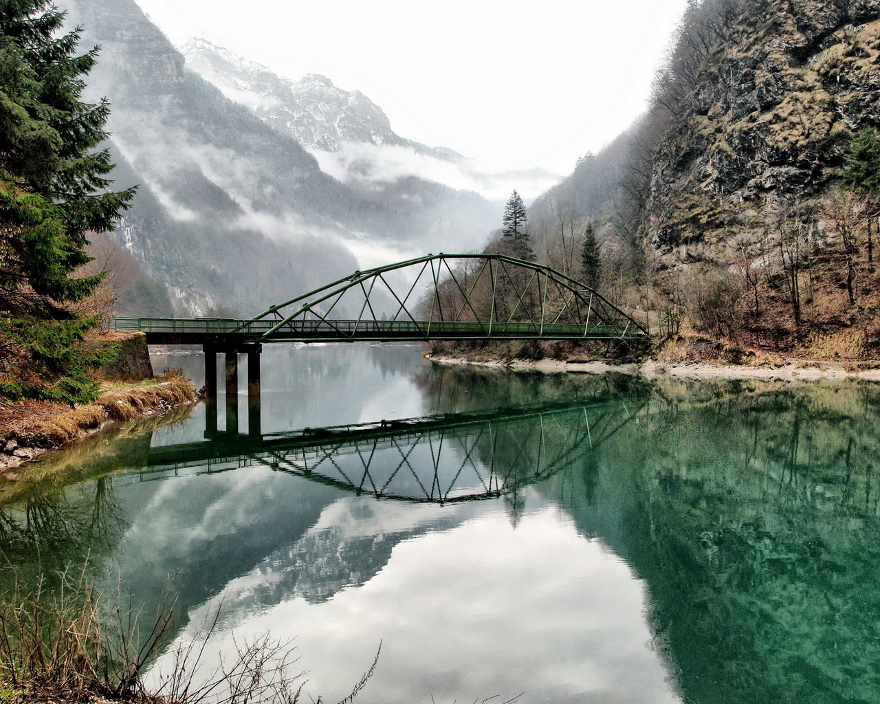 Зеленое озеро