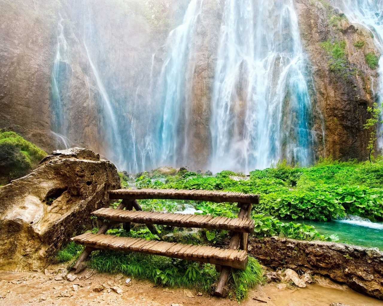 Удивительный водопад