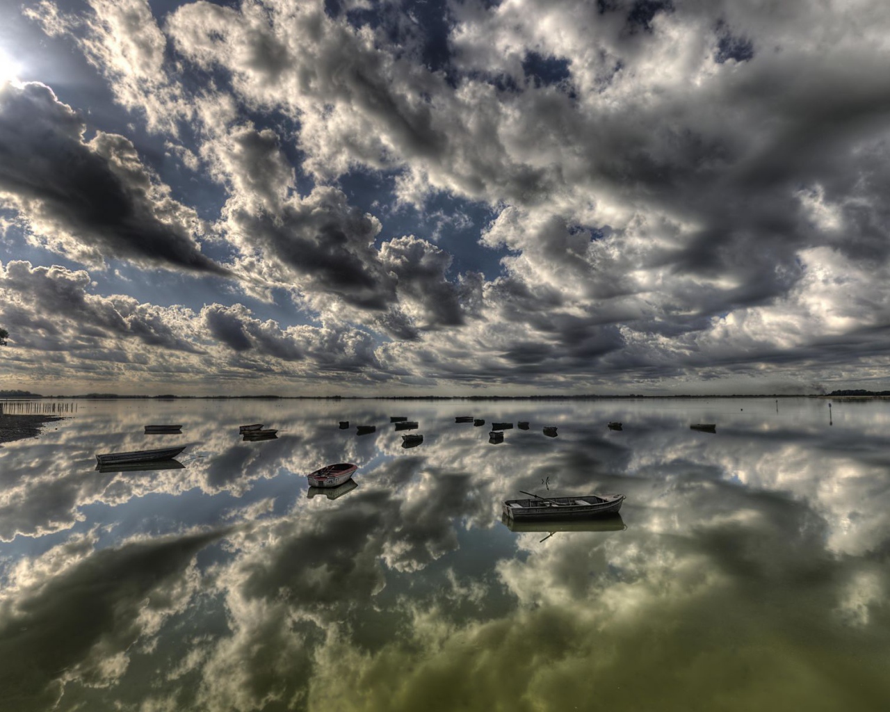 Отражение облаков