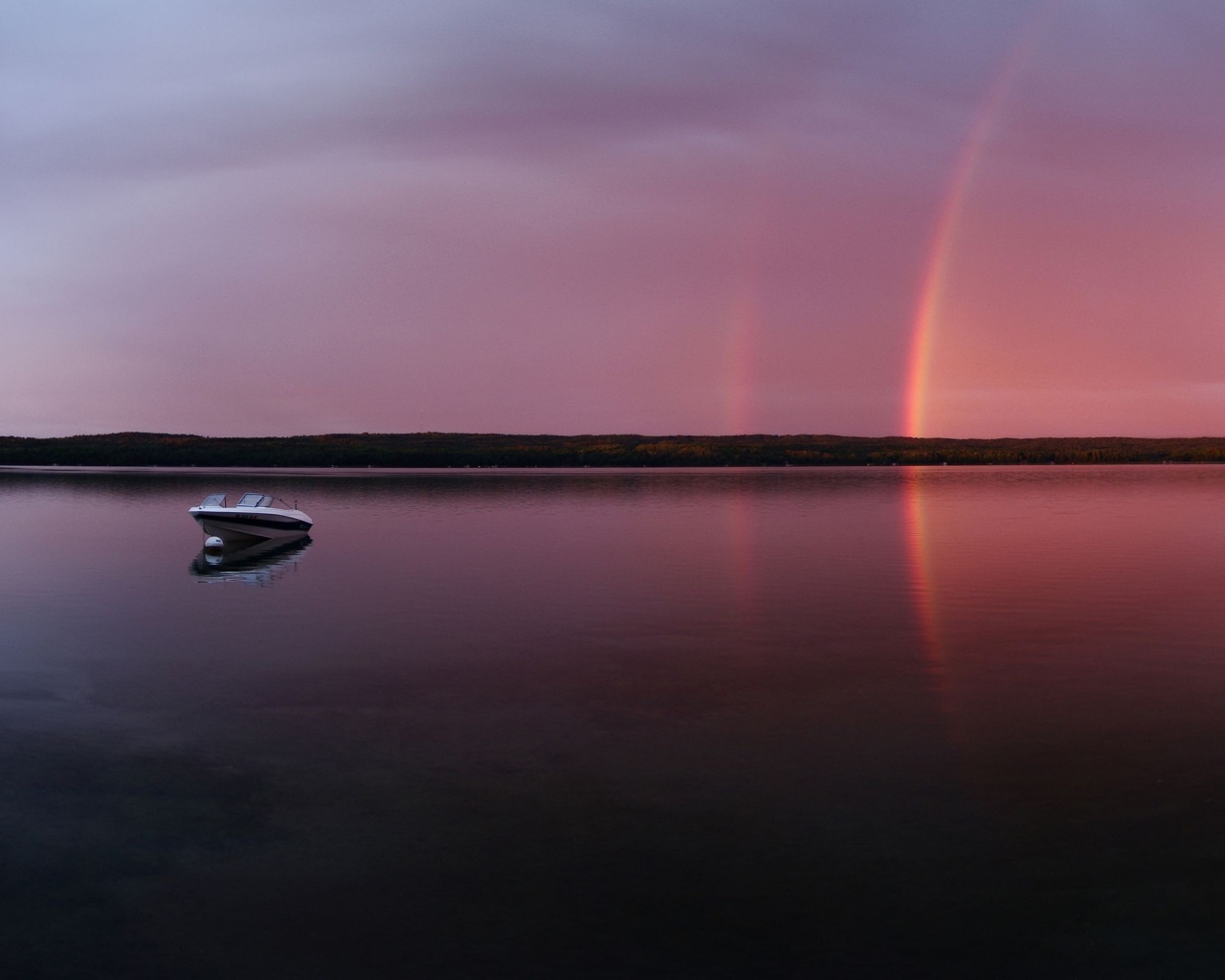 Одинокая лодка