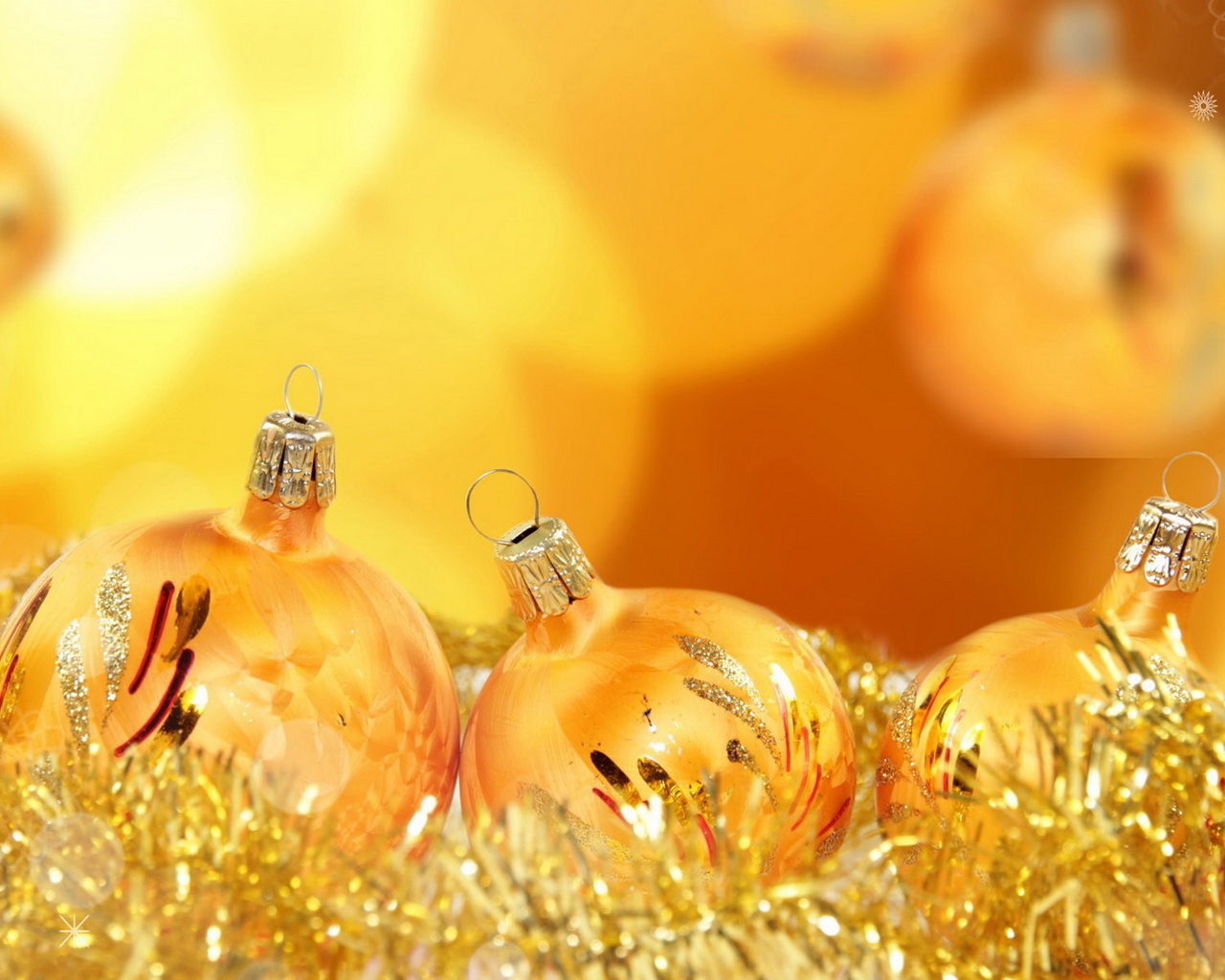 Стеклянные шары