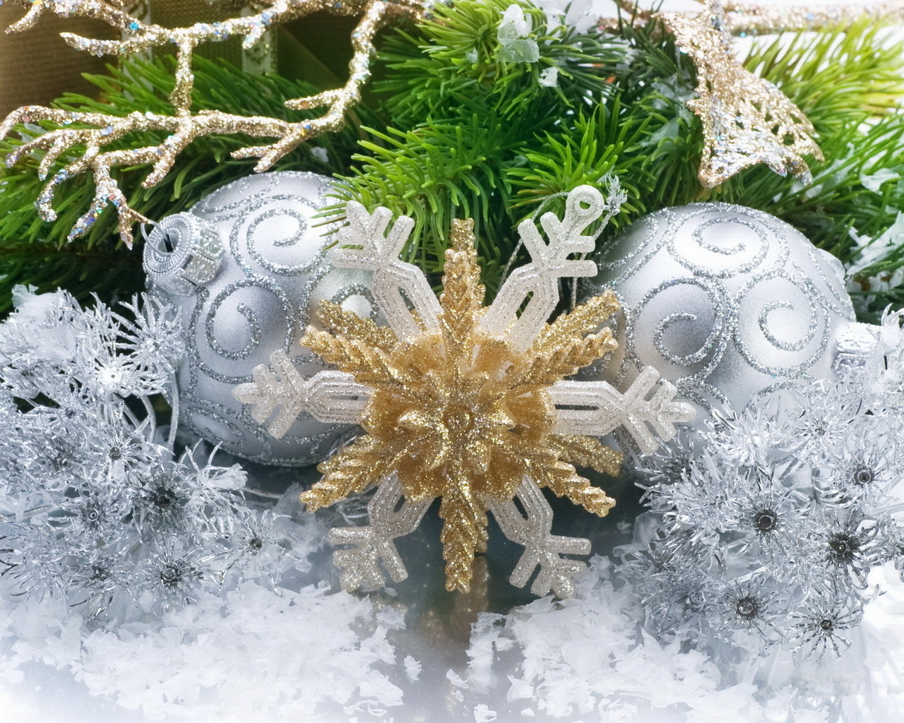 Игрушки на елку