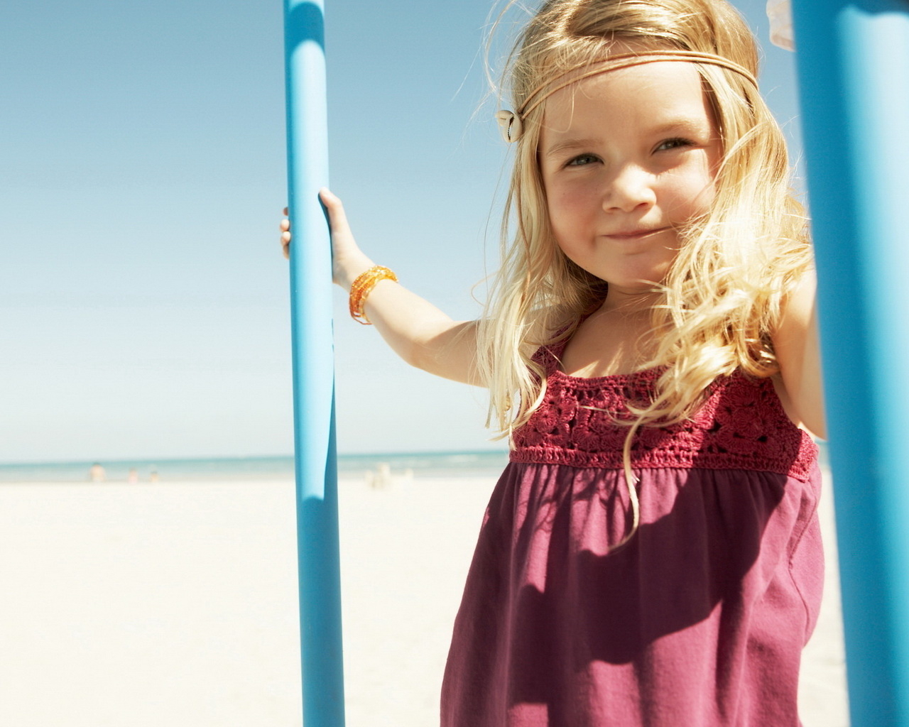 Девочка на пляже