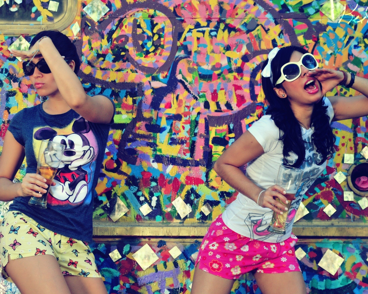 Девушки и графити